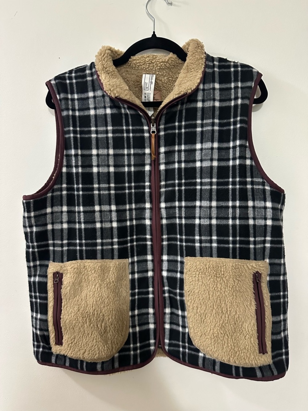 Eddie‎ Bauer Women’s Sherpa Reversible Plaid And Tan Vest Size XL
